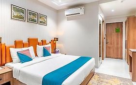 Hotel Season Grand Couple Friendly Pitampura Metro Station